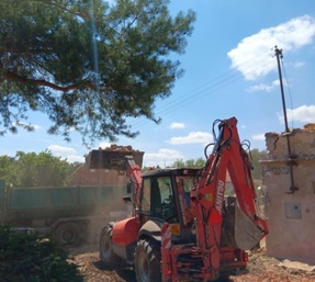 Demolice domu a odvoz stavebního odpadu